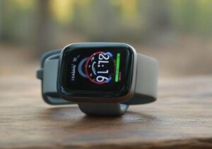 Read more about the article Fitbit Versa 4 Fitness Smartwatch